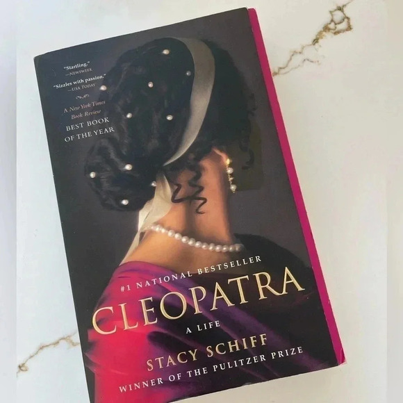 Cleopatra: A Life by Stacy Schiff. Biography - Picture 1 of 5